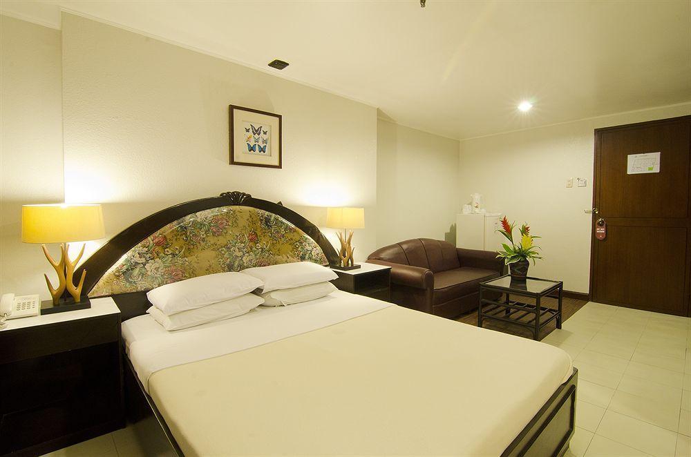 Asia Stars Hotel Tacloban Extérieur photo