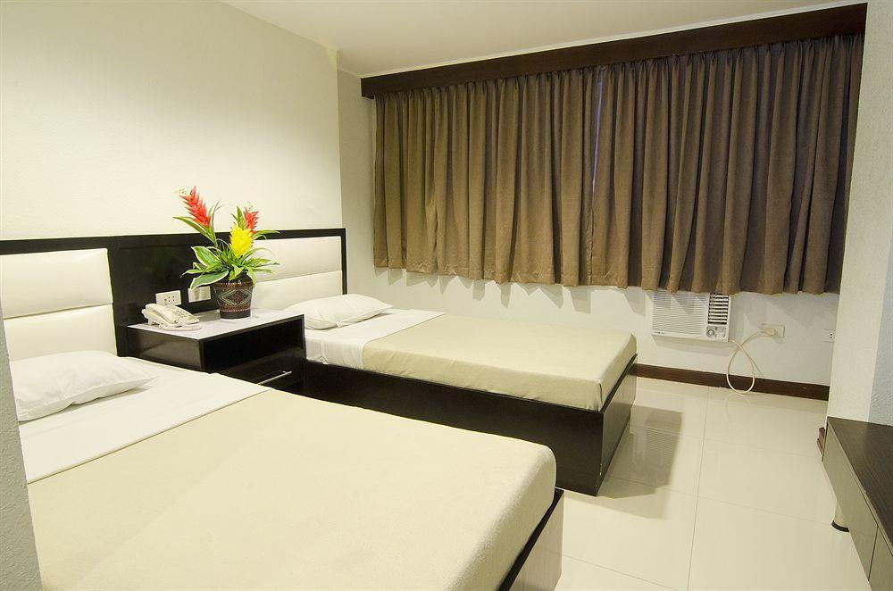 Asia Stars Hotel Tacloban Extérieur photo